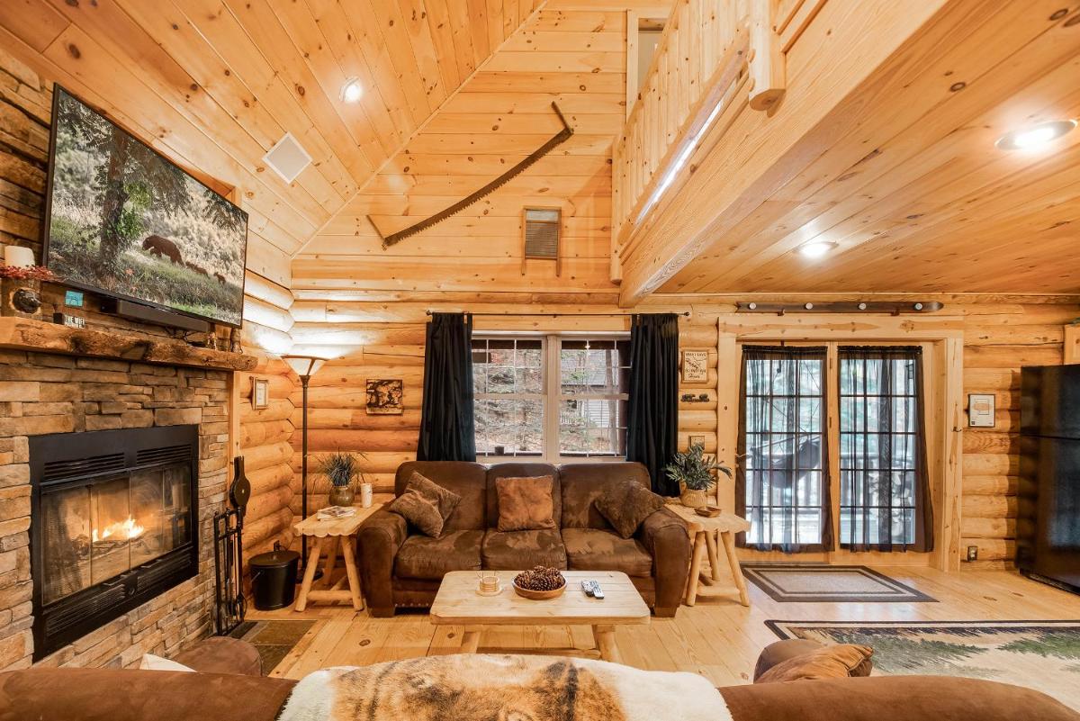 The Mountain Airy - Housity
