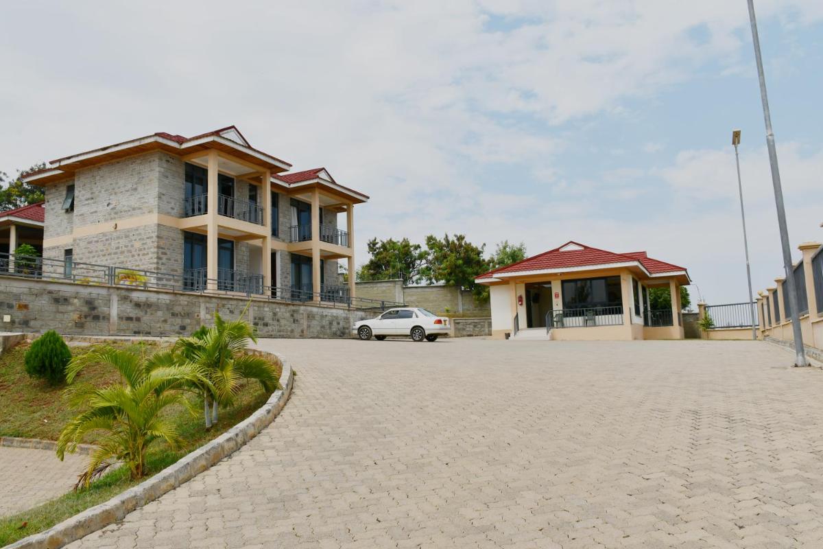 The Golden Rays Resort - Housity