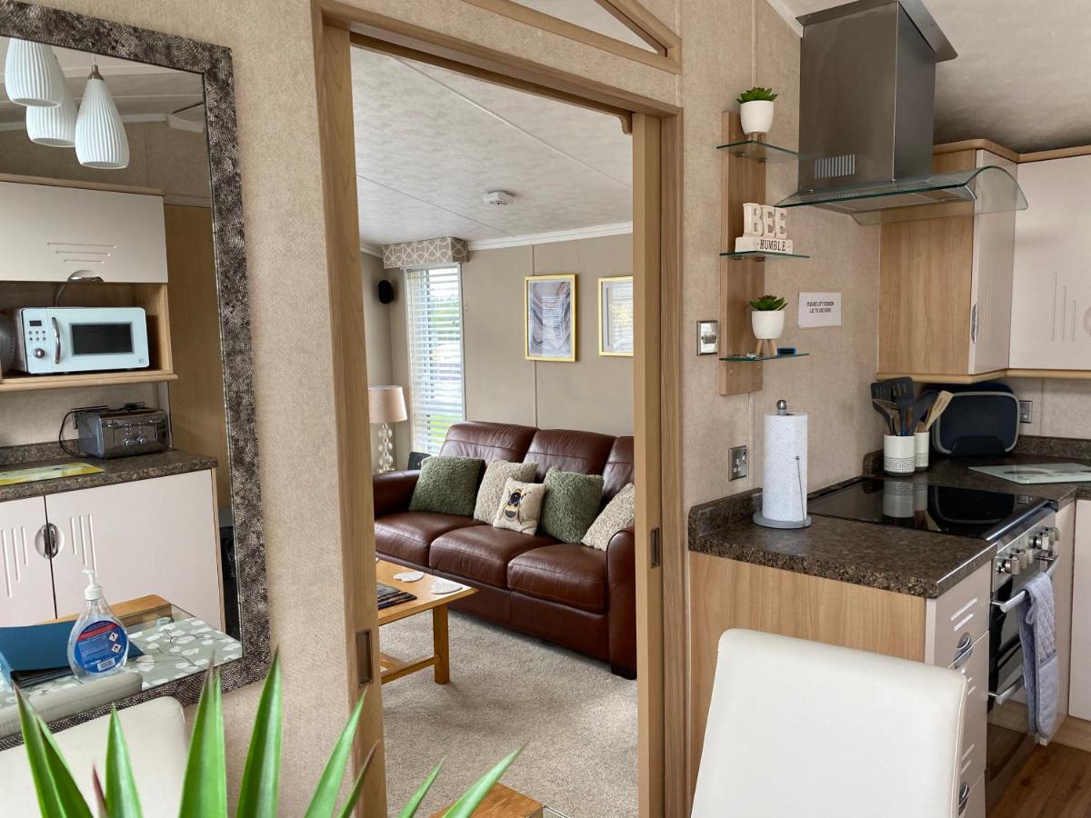 Cosy & Modern Cabin In Heart of Northumberland - Housity