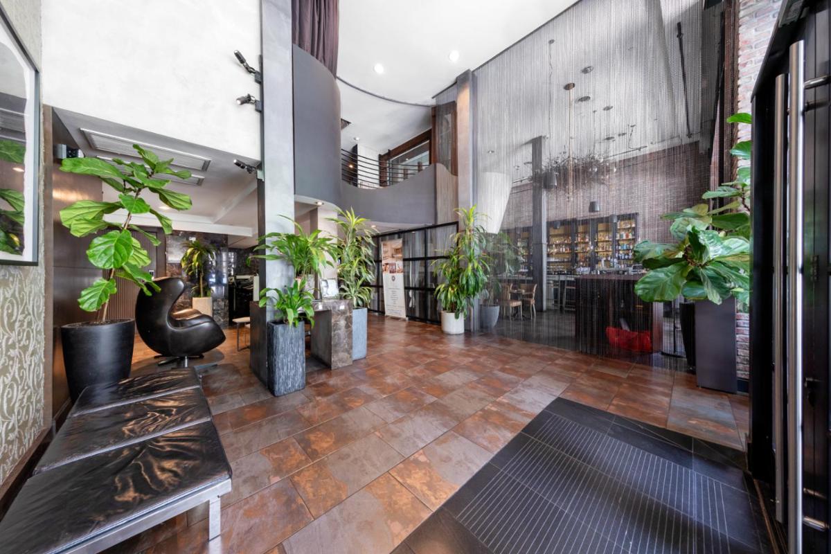 O Hotel by LuxUrban, Trademark Collection by Wyndham - Housity