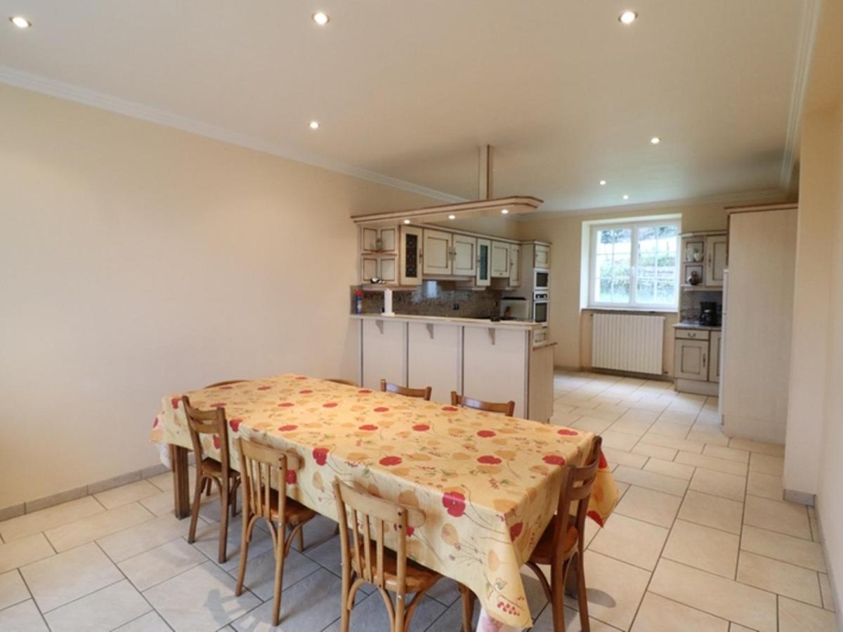 Maison spacieuse entre Monts du Cantal et Aubrac - 10 pers, 2000m² de terrain, animaux acceptés - FR-1-742-139 - Housity