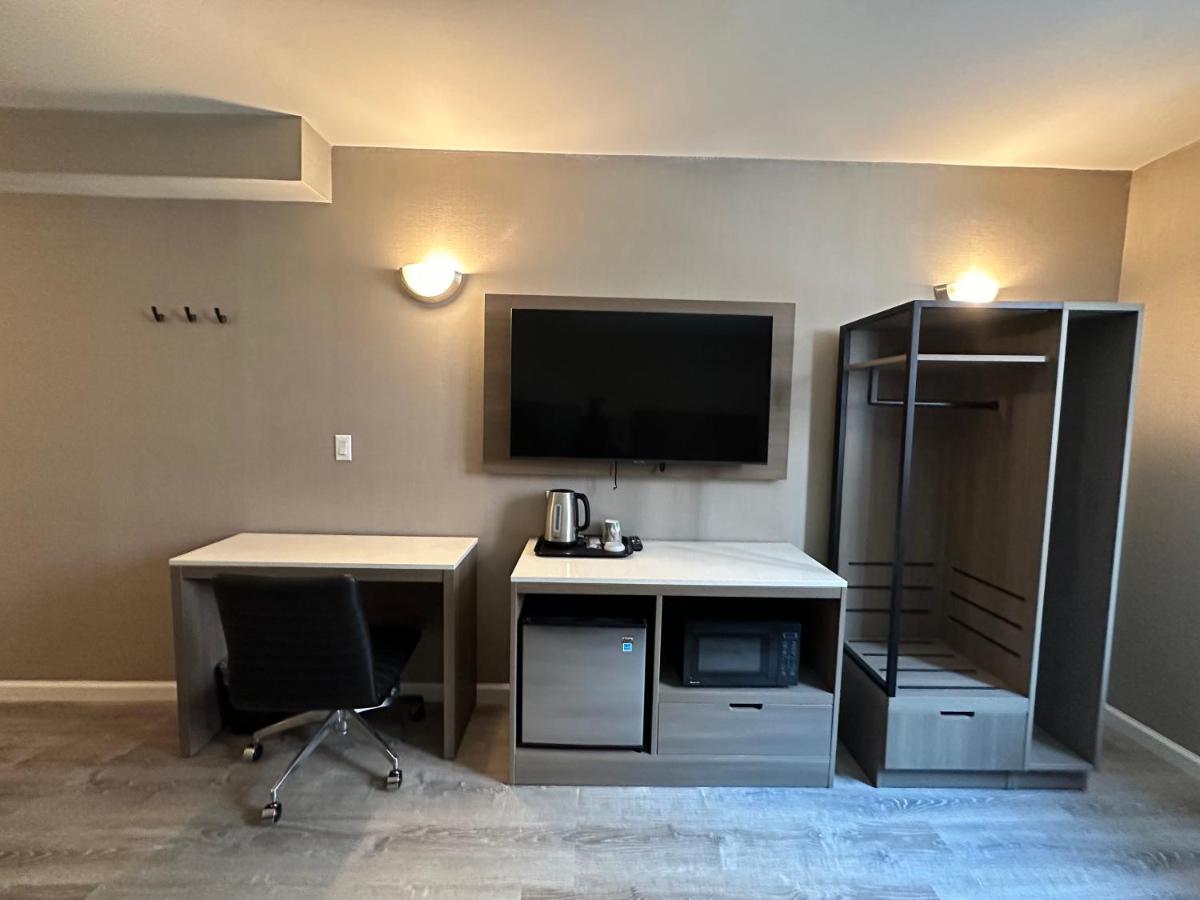 Regal Inn & Suites New York LaGuardia Hotel - Housity