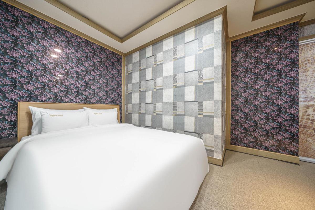 Sugar Motel - Housity
