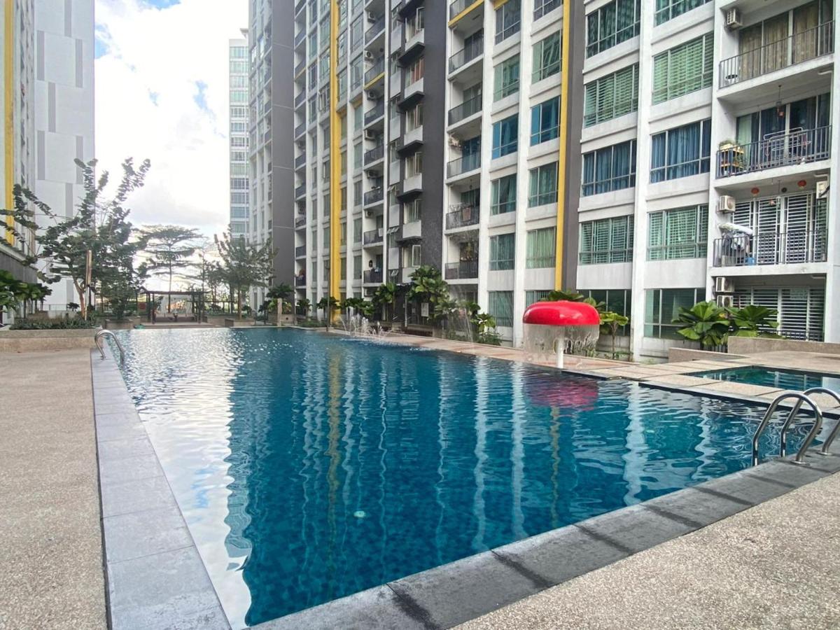 Suitetrails - Vesta Homes, Greenfield Regency , Paradigm Mall, Sutera Mall, Poolview Condo