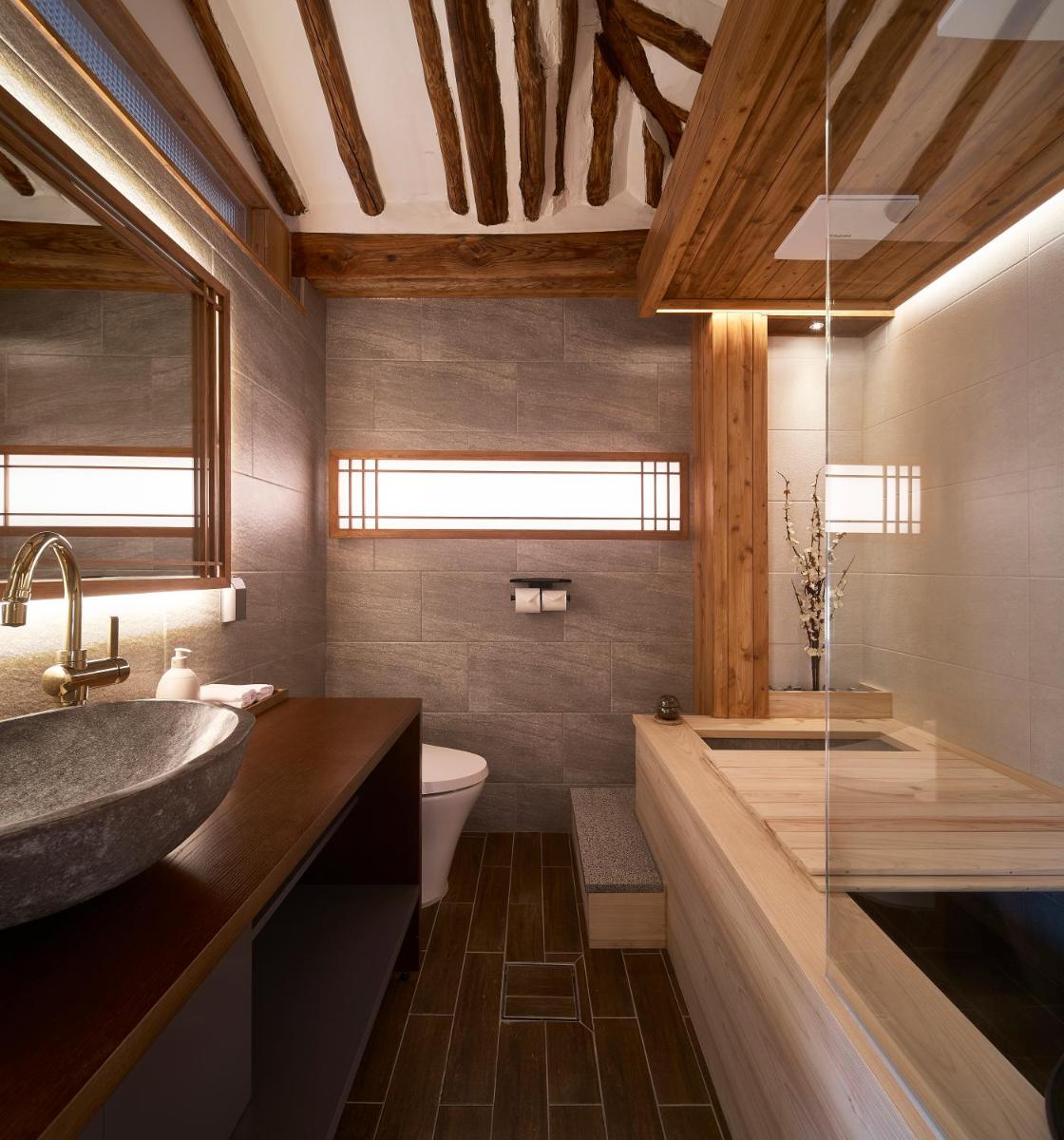 Luxury hanok with private bathtub - SW01 - Housity