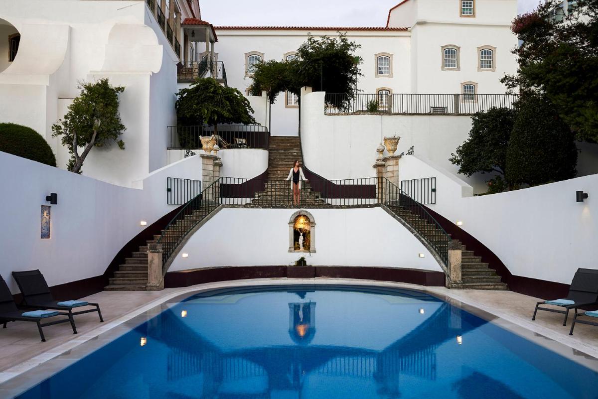 A piscina em ou perto de Octant Lousa