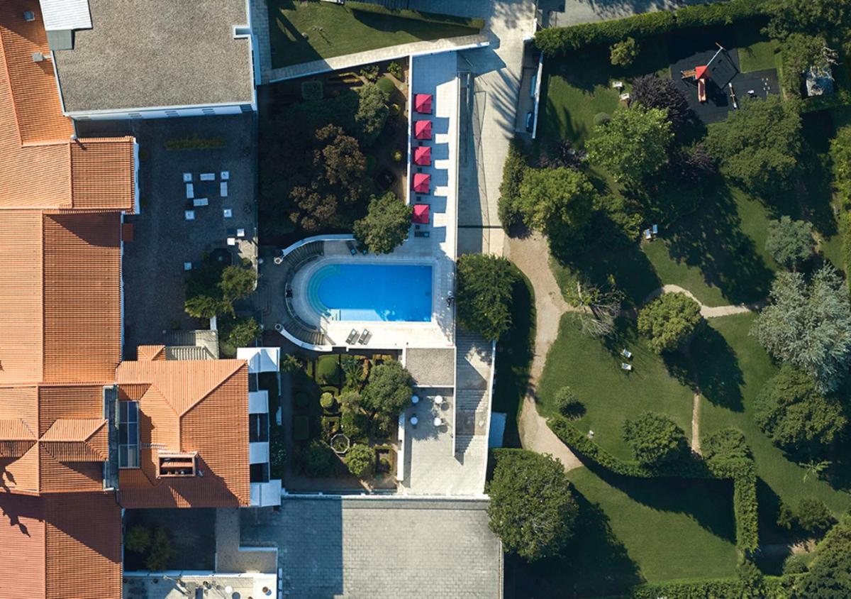 A piscina em ou perto de Octant Lousa