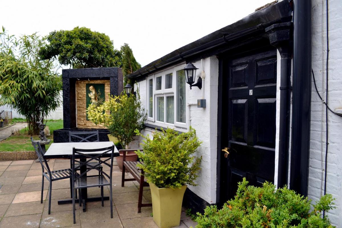 Ely Guest House - Housity