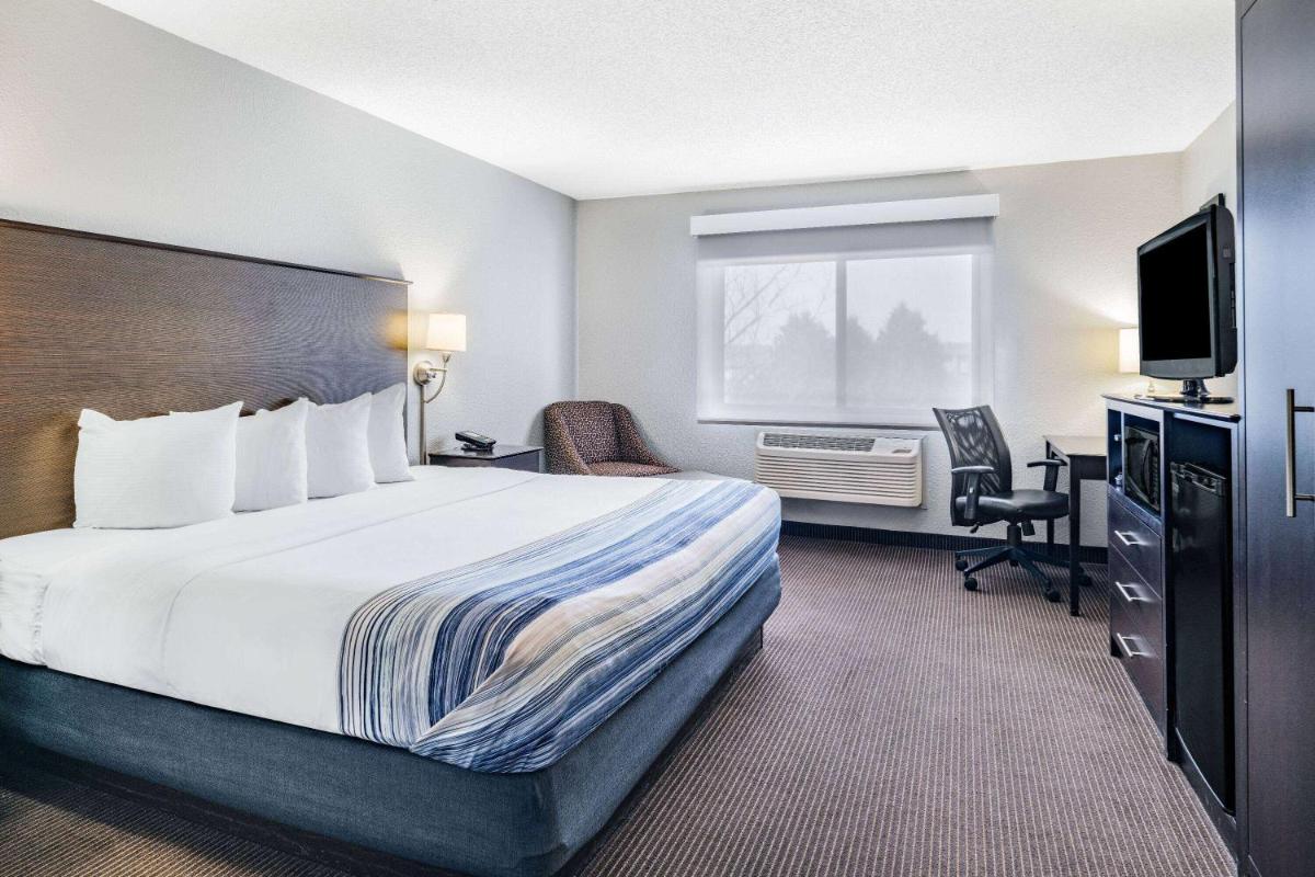 AmericInn by Wyndham Plover Stevens Point - Housity