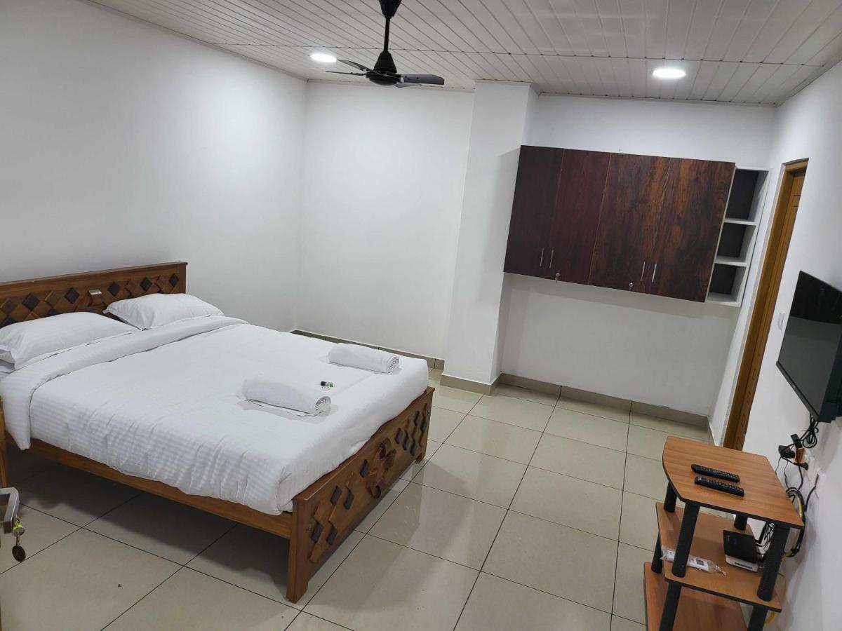 Hotel O Home Hill Top Down - Housity