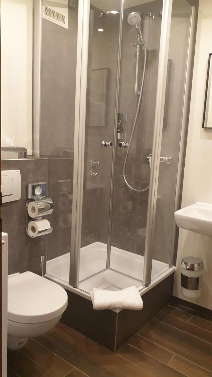 Restaurant und Hotel Alter Brunnen - Housity