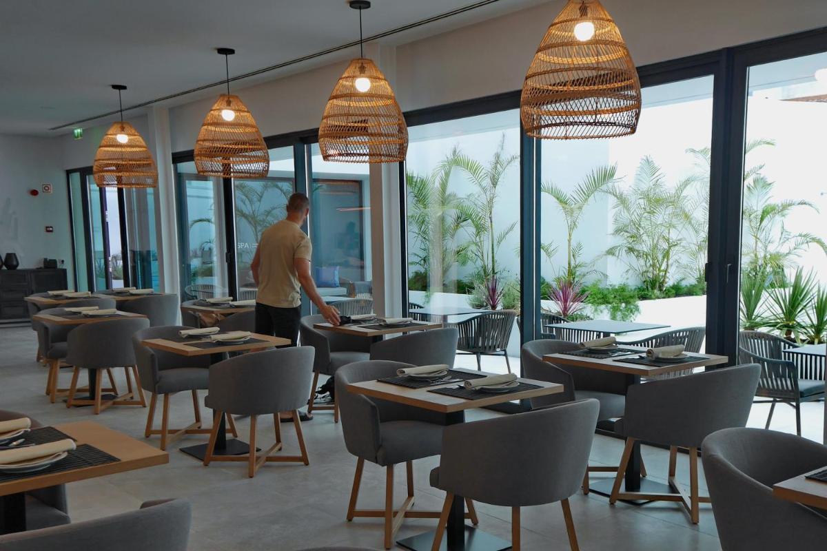 Os clientes hospedados em Pêro Teive Bay Apartments Hotel