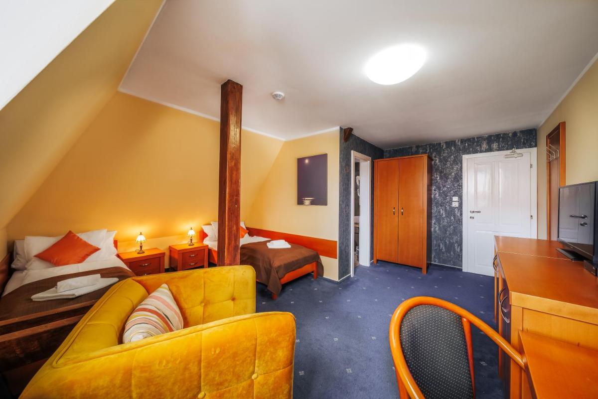 Hotel U Leva - Housity