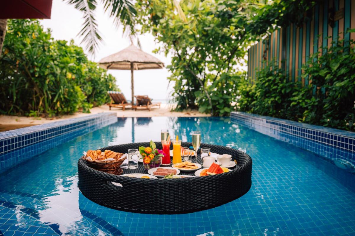 Reethi Faru, Bio Luxury Resort - Housity