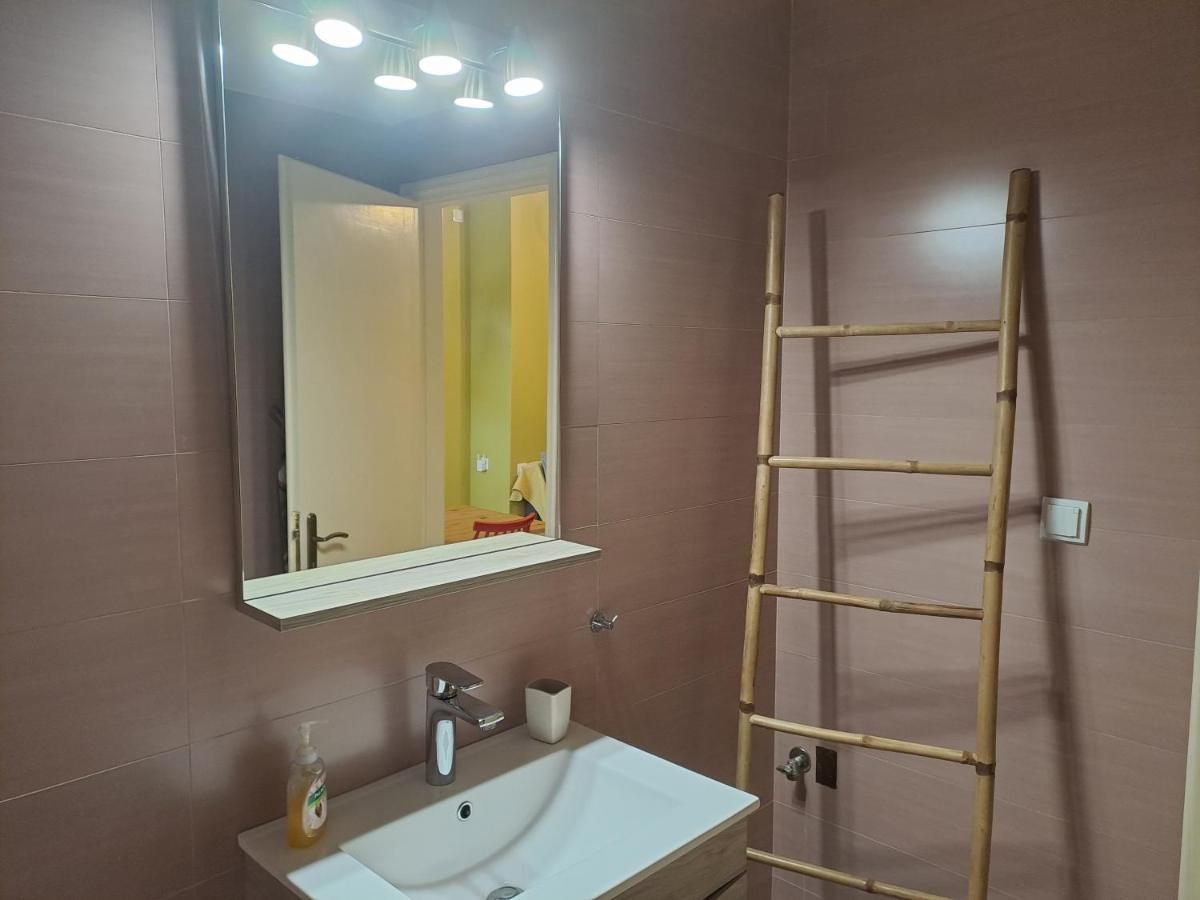 Vicky's place,near Athens airport - Housity