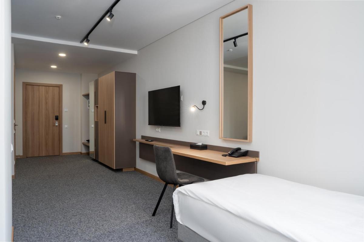 Ambassador Orient - Housity