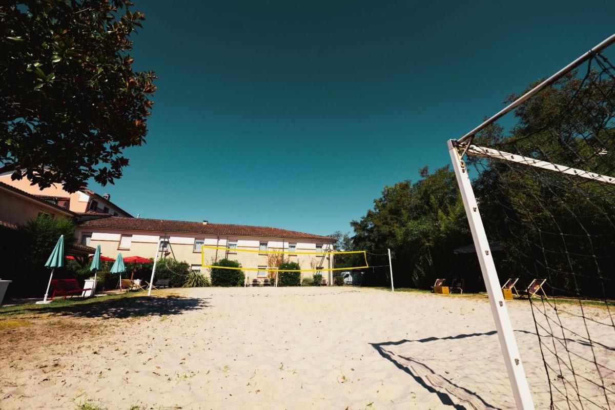 Tennis ou squash au sein de l'hôtel ou à proximité