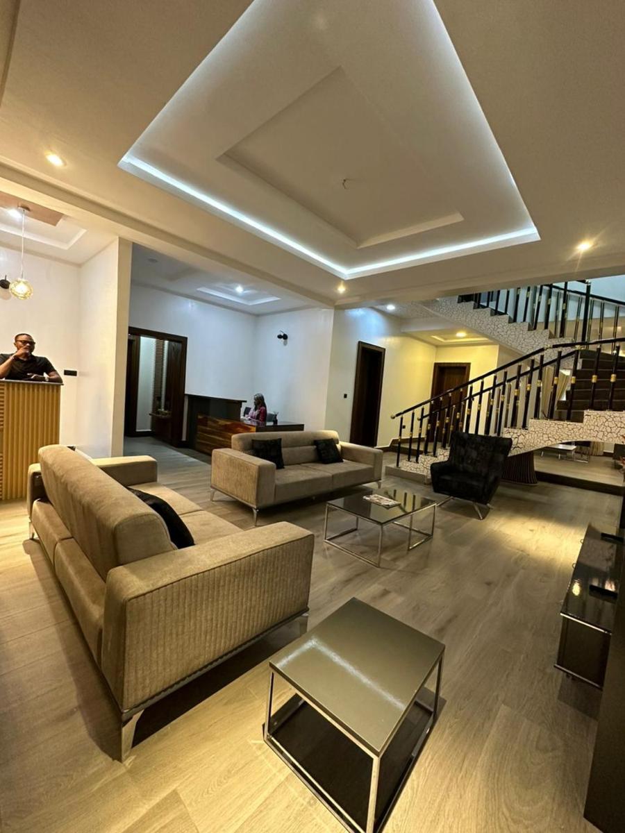 DeJames Hotels and Suites - Housity