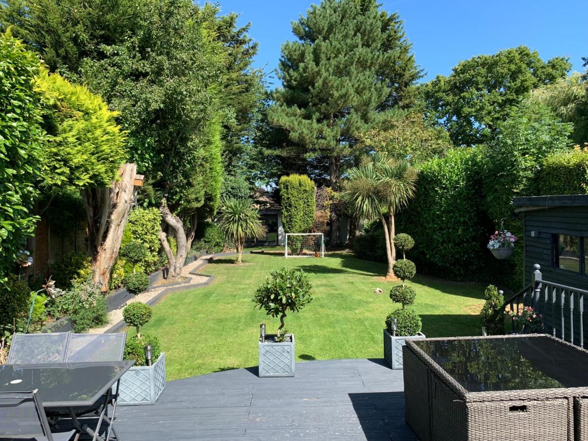 Wychwood A Beautiful Country Style Bungalow - Housity