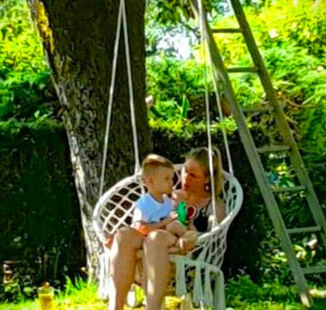 Domaine Charente - Familyroom Gypsy with garden (with external toilet & shower house) - Housity