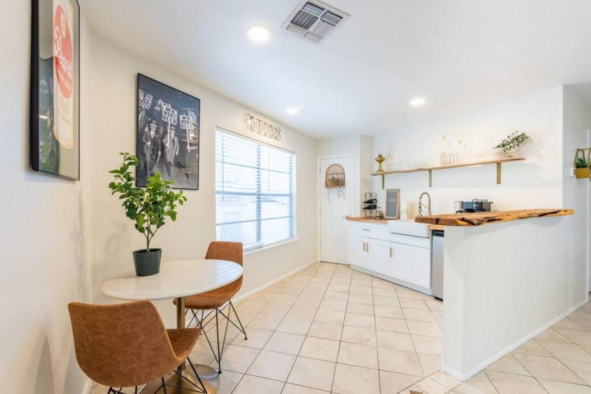 Downtown Pearl Bungalow at Beer Ranch Project - Housity