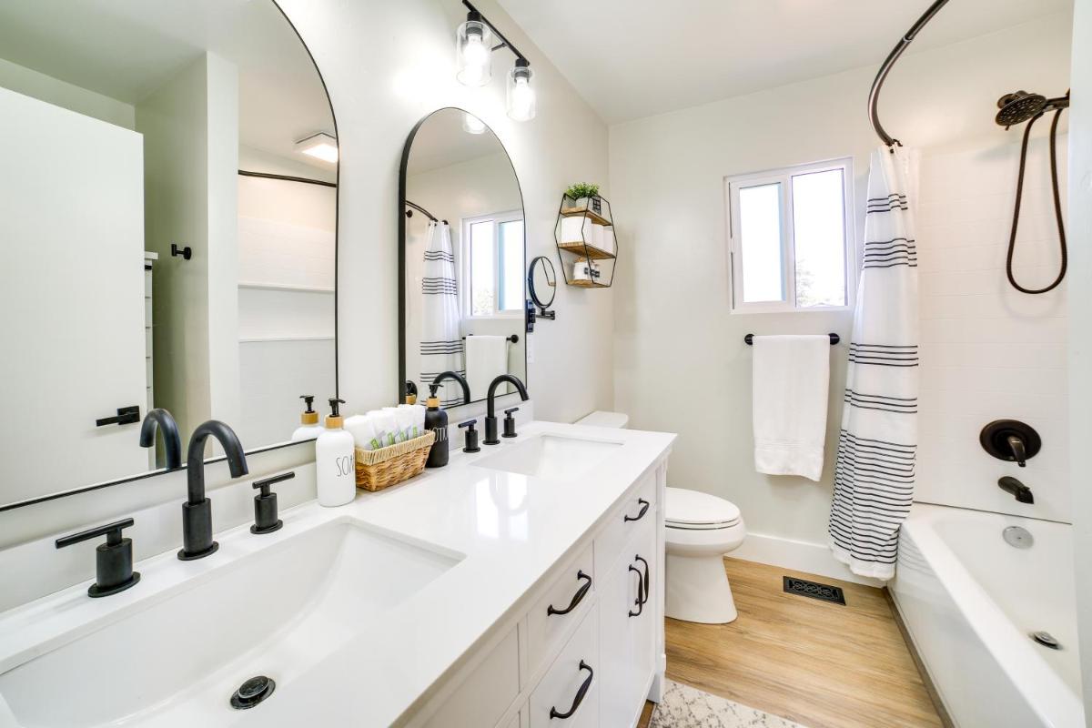 Modern Del Rey Oaks Retreat 2 Mi to Monterey Bay! - Housity