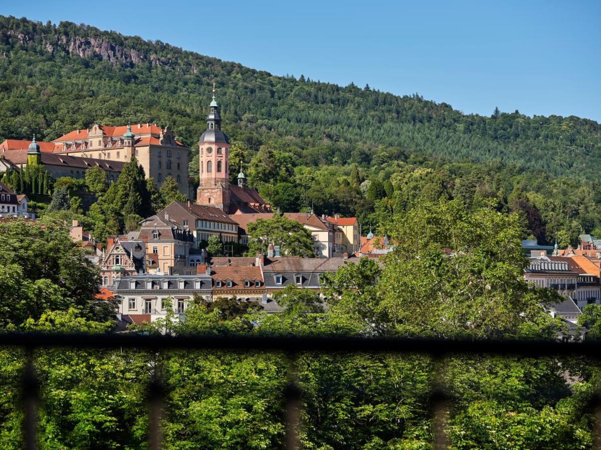 Ein allgemeiner Bergblick oder ein Berglick von des Hotels aus