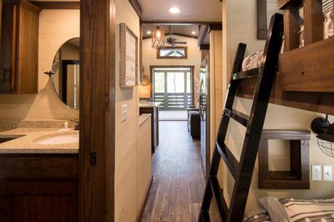 Point Sebago Resort - Housity
