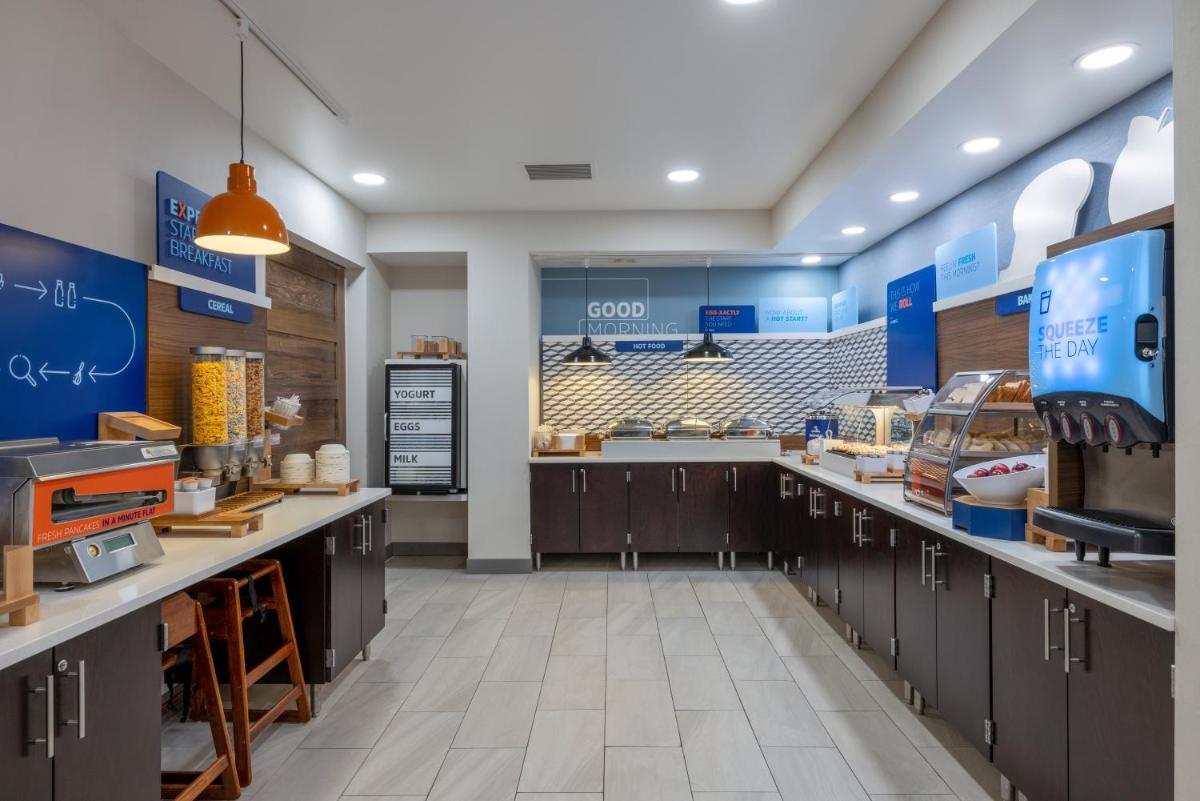 Holiday Inn Express Rochester South - Mayo Area, an IHG Hotel - Housity