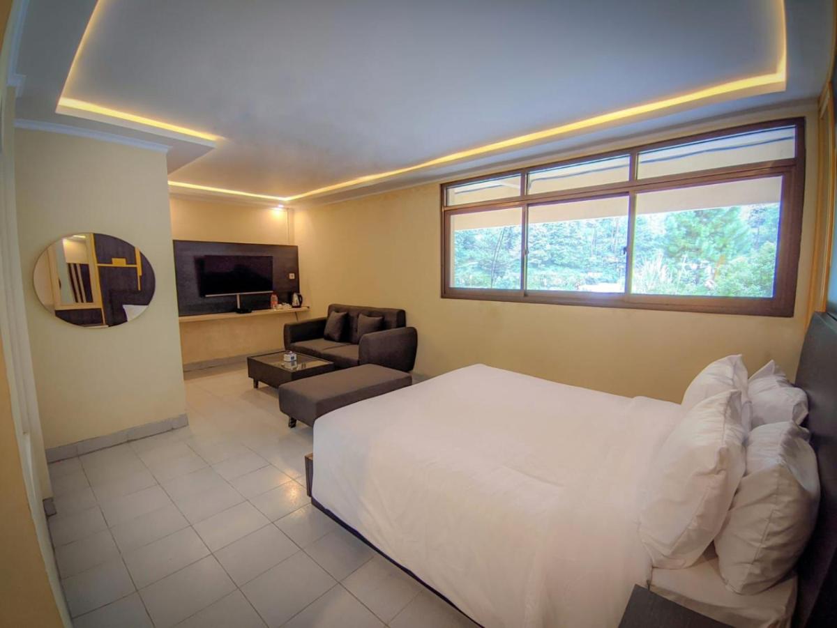 Hotel Guci Kencana Jaya - Housity