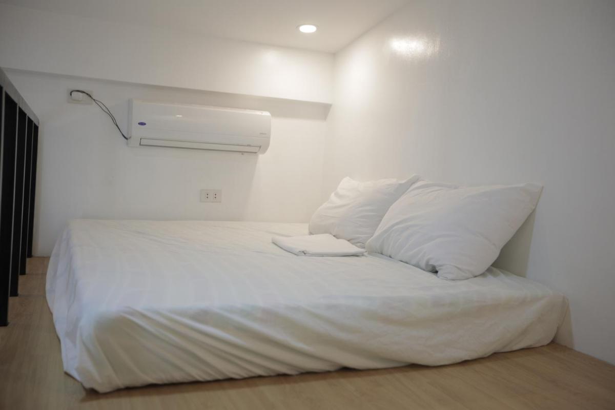 Unit VLT - The Founder's Plaza Apartment by Tierra Javier - Housity