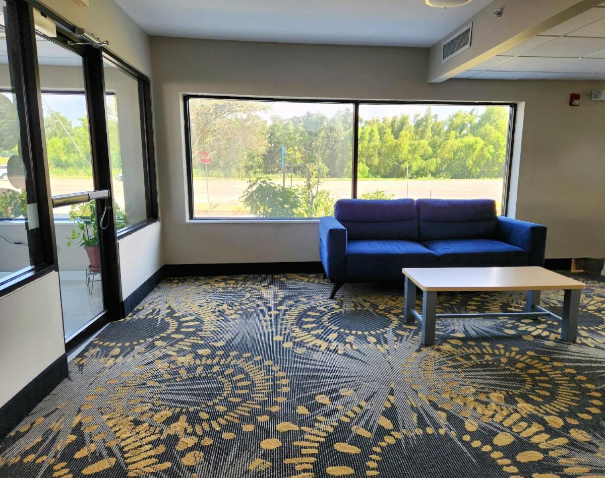 Days Inn by Wyndham LaPlace- New Orleans - Housity
