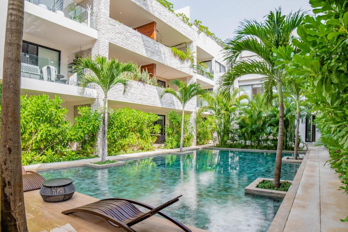 Penthouse Haven with Pv Rooftop Pool Gym and 24h Security - Housity