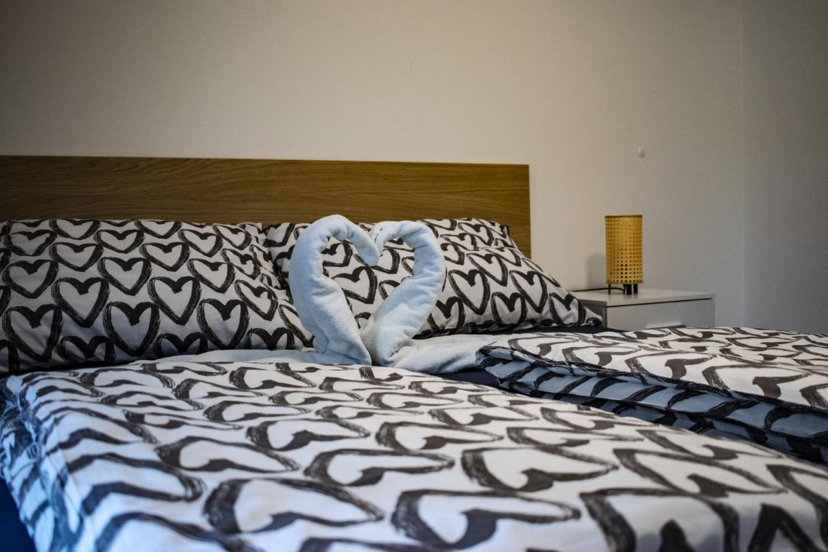 Central Prague Vítkov - free parking - Housity