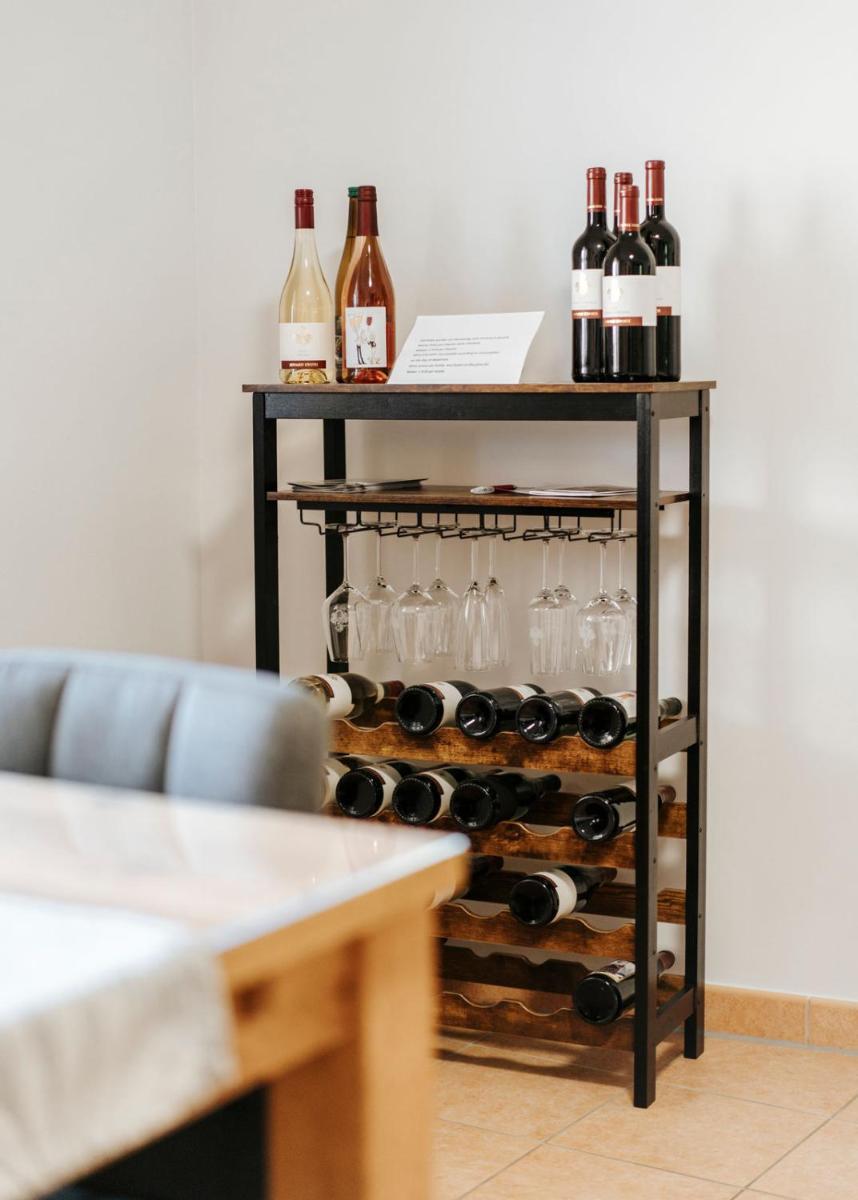 Weingut Eduard Kroth - Housity