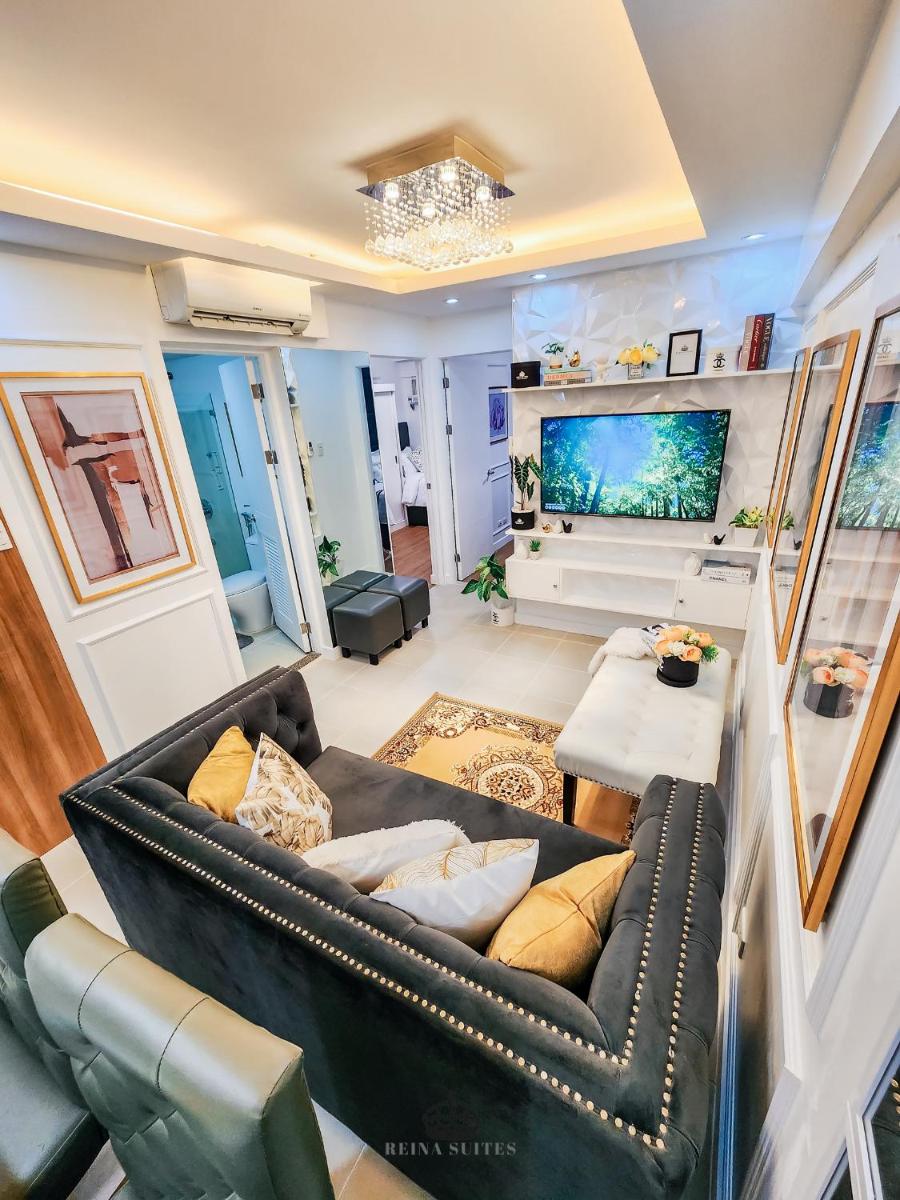 Chic Cityscape View 2BR, Paid Parking, Fast Internet, Swimming Pools & Shop at SM Malls, Waltermart - Housity