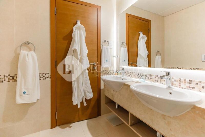 Suitetrails - Golf Course View, Stylish 2 Bedroom