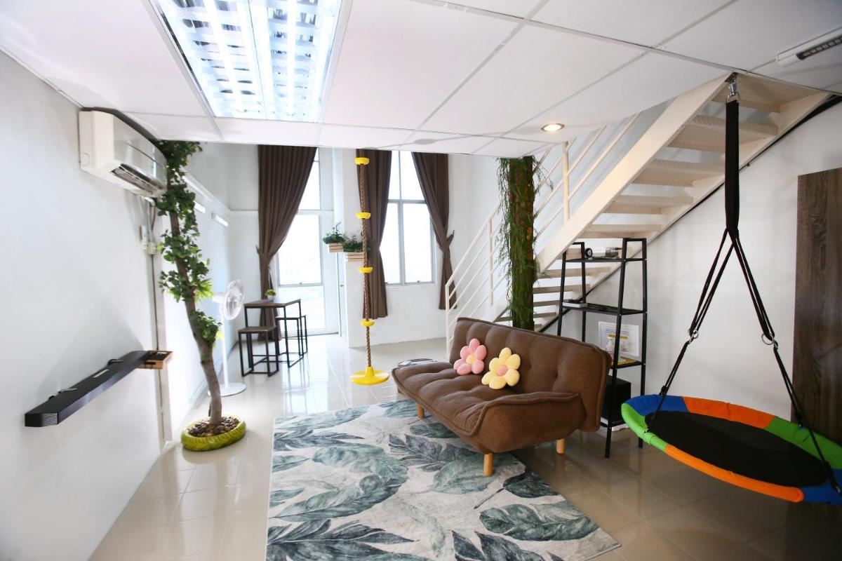 Private Tree House - Cinema at CEO Bayan Lepas Penang - Housity