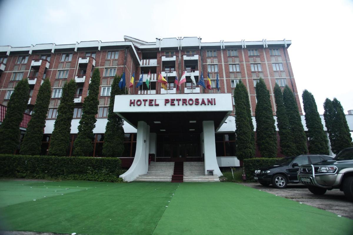 Hotel Petroshani srl - Housity