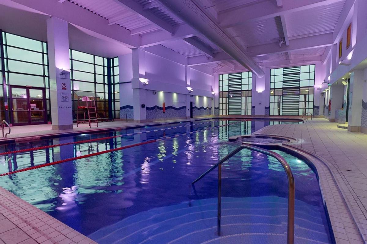 Village Hotel Swansea - Housity