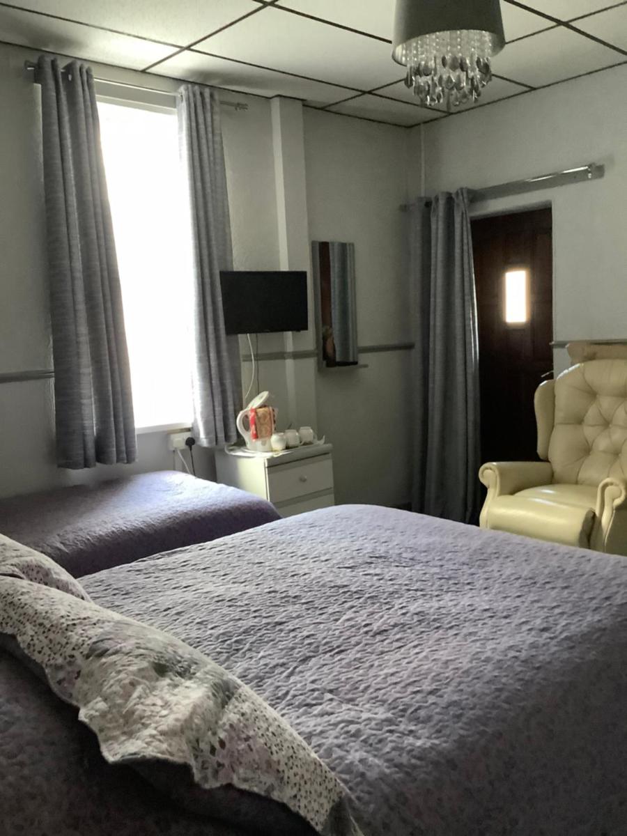 oakleigh hotel - Housity