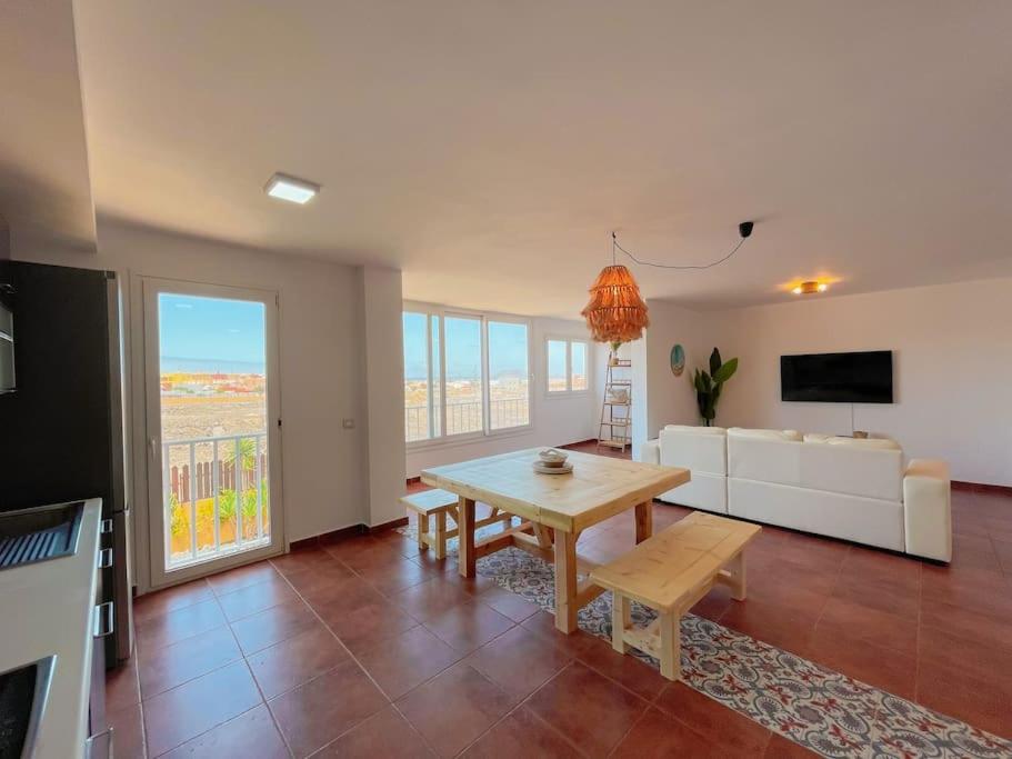 Apartamento Casa Bamboo Corralejo, espacioso, piscina y parking - Housity