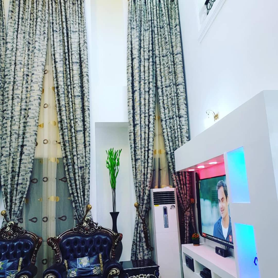 Mexiloyd Luxury Rooms & Suites - Housity