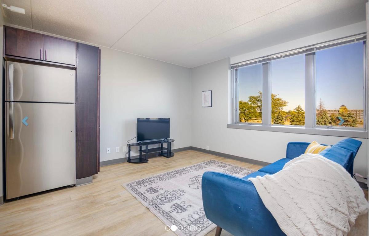 Modern Apt Across From Wells Fargo Arena Downtown - Housity
