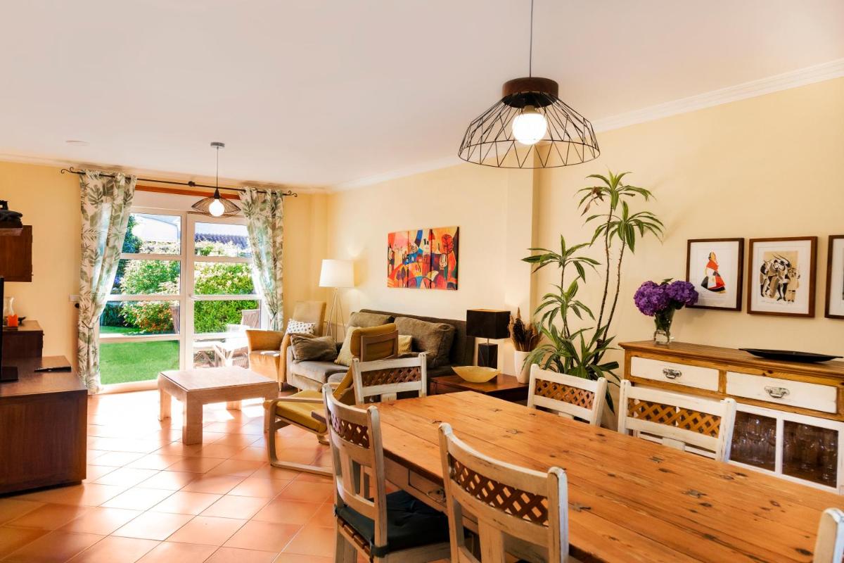 CASA DE LOIS a un paso de Vigo, Baiona, Playa América y Portugal - Housity