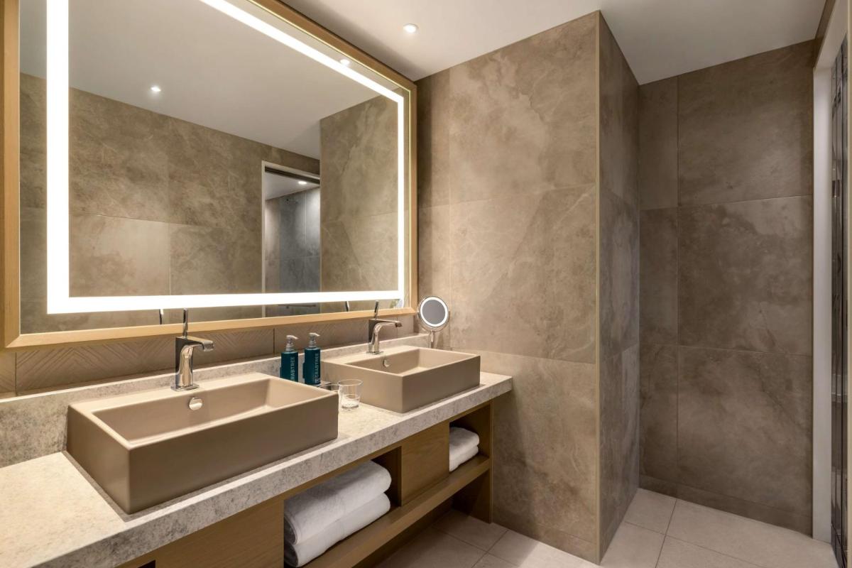 DoubleTree by Hilton Toyama - Hizvo