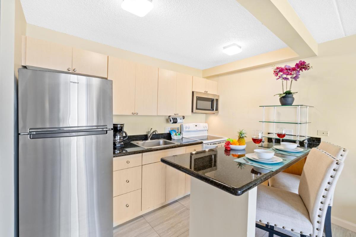 Diamond Head View Close to Waikiki Beach with Parking - Housity