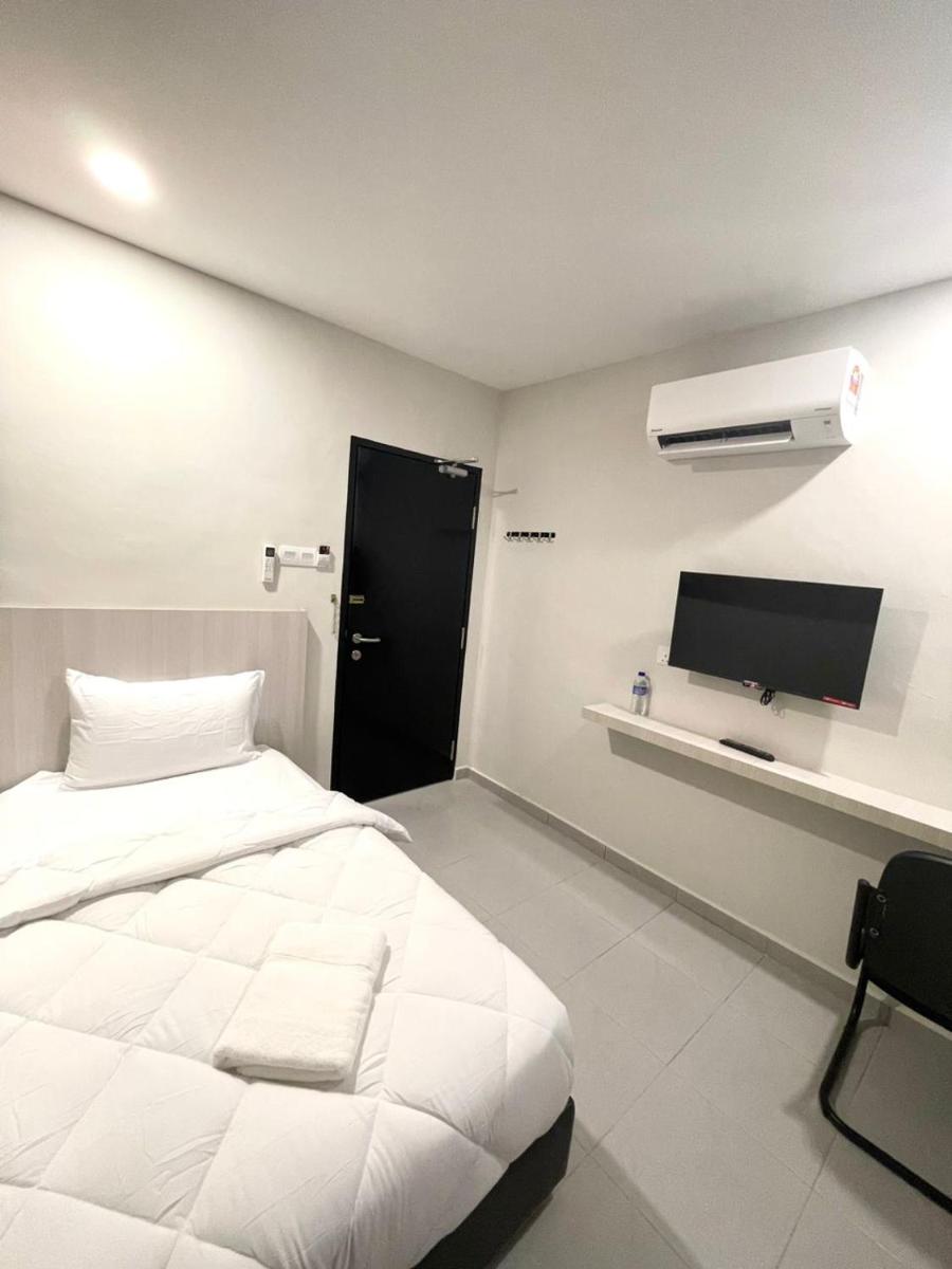 Garden Inns Motel - Housity