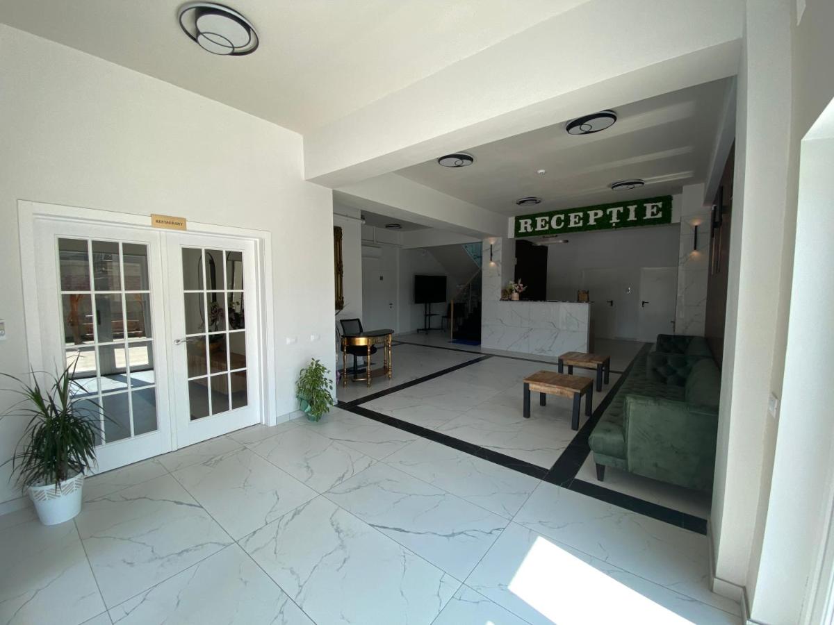 Hotel Maya - Housity