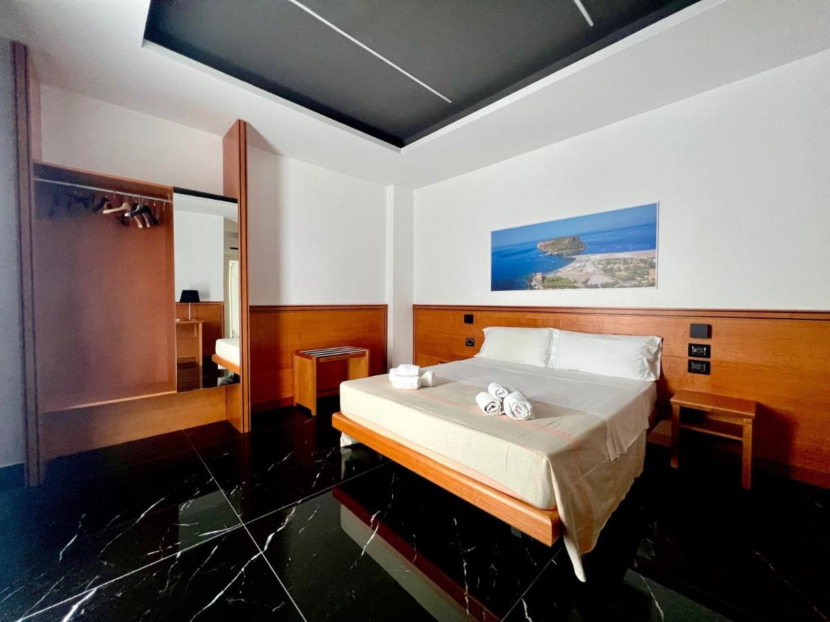 Hotel TEA - Praia a Mare - Housity